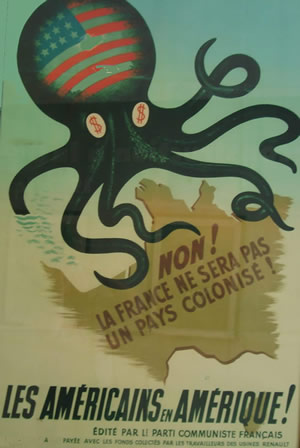 fotografia realizada durante la visita al Museo Memorial de la IIGM, Caen cartell d'un pop